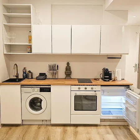 Ug Neubau Lägenhet München
