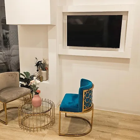 Ug Neubau 公寓 *